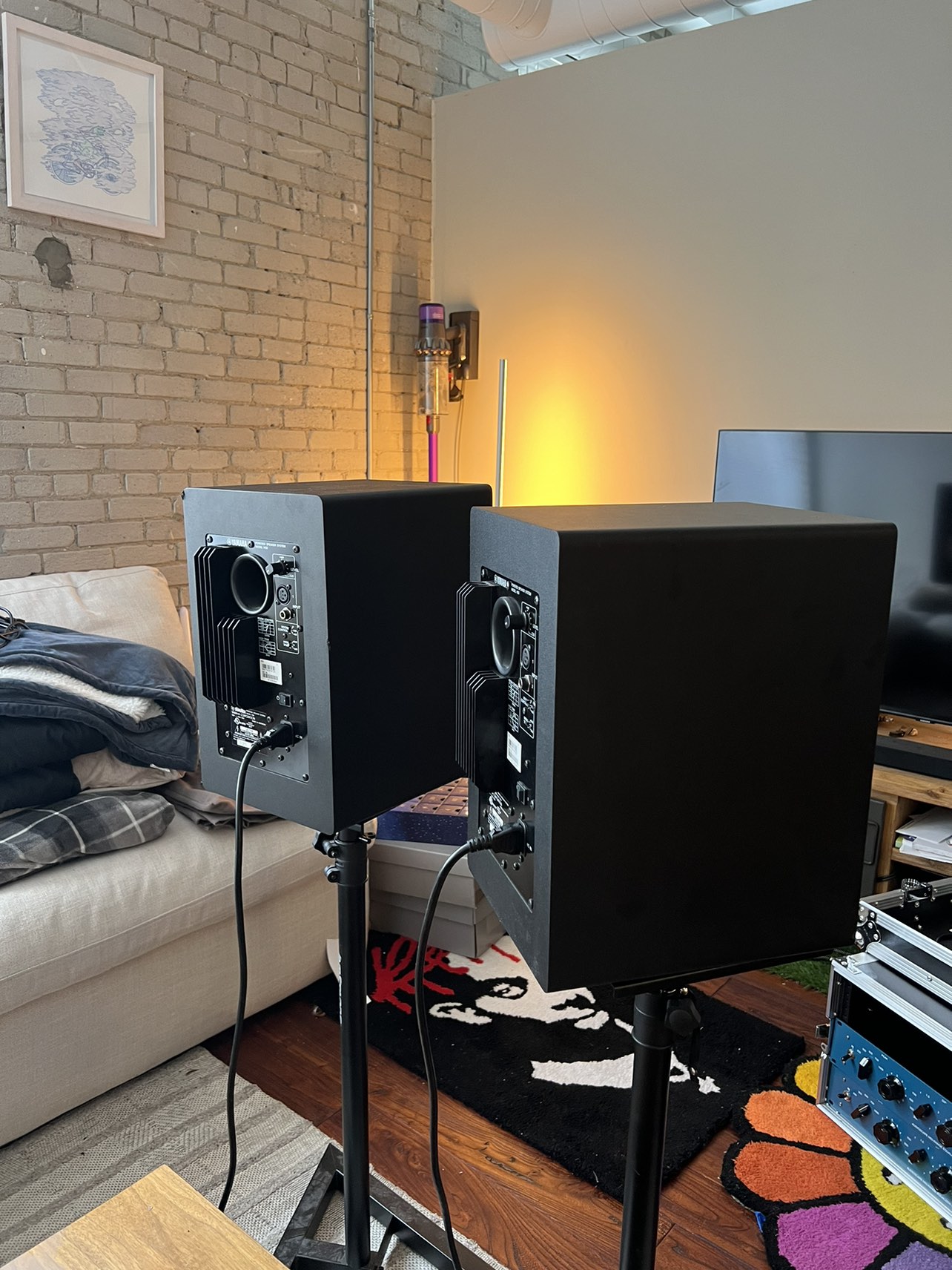 2 Yamaha HS8s with stands - photo 4