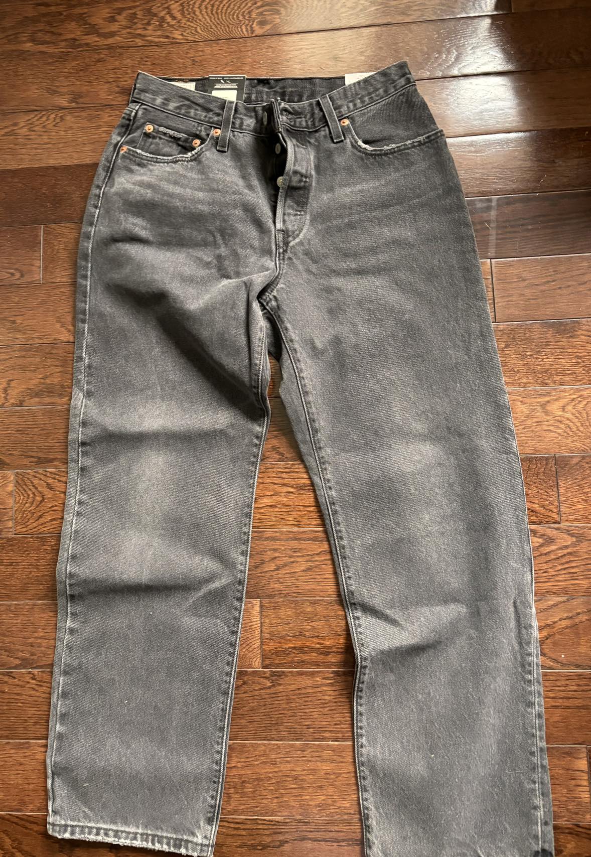 Levi’s 501 28” BNWT Women image indicator(5)