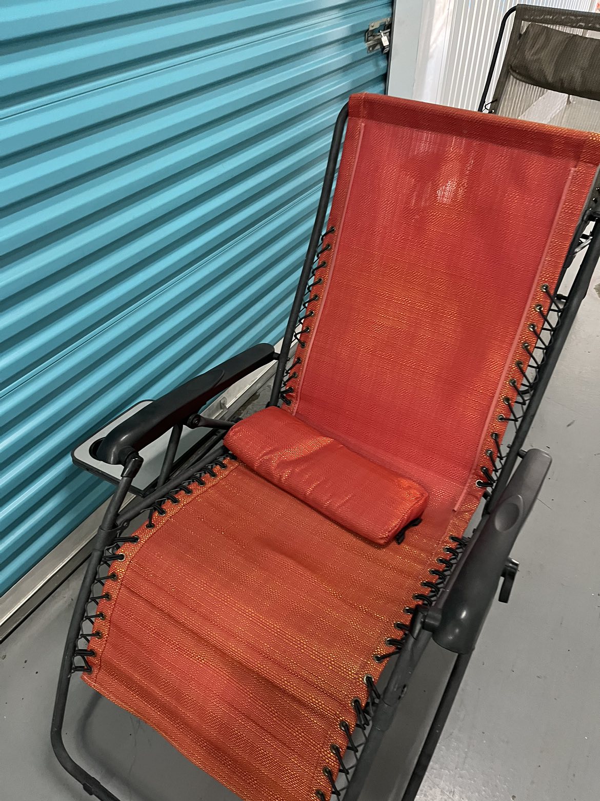 Beach and or lawn chairs - photo 3