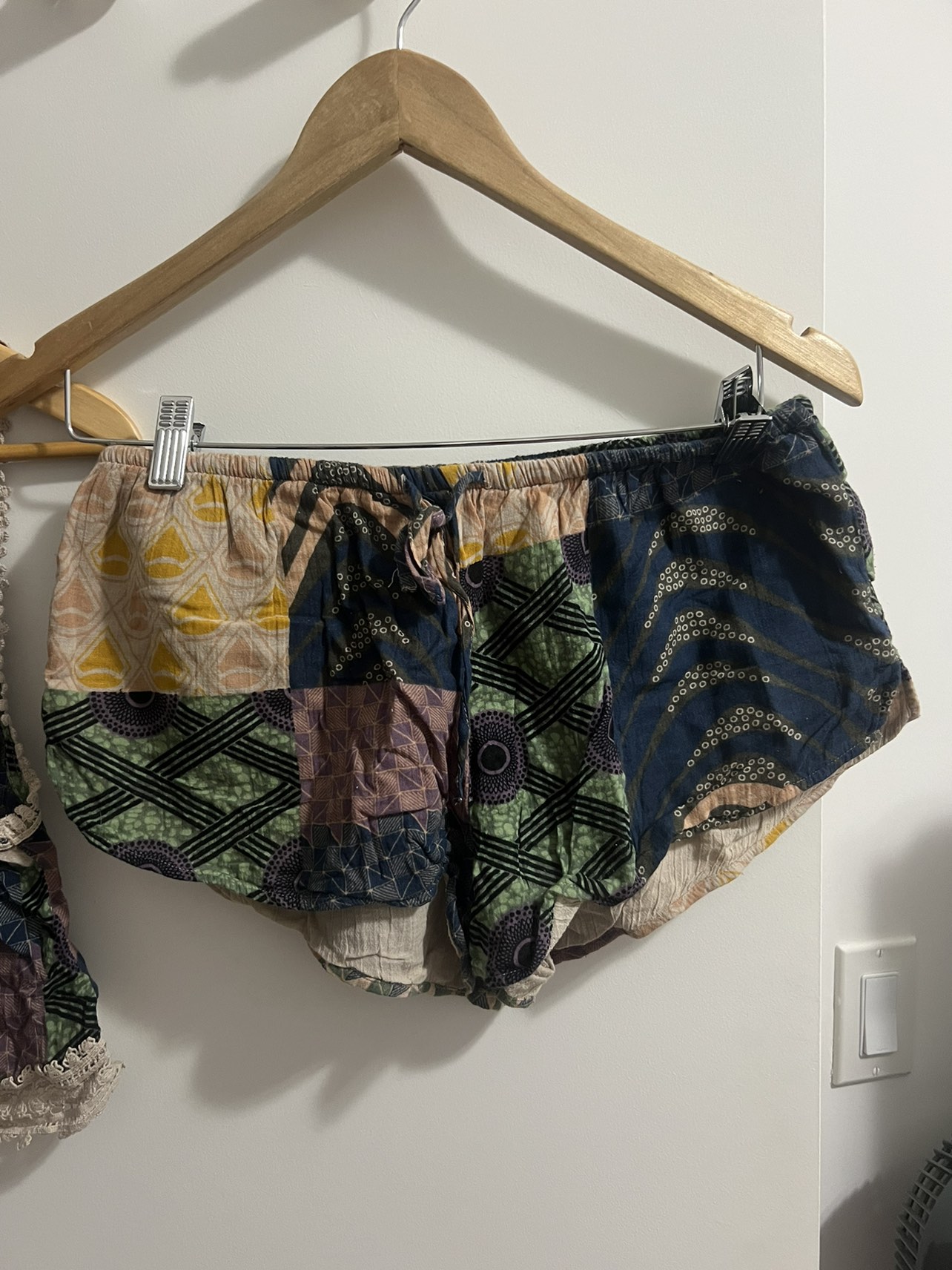 Aritzia golden tna matching set image indicator(3)