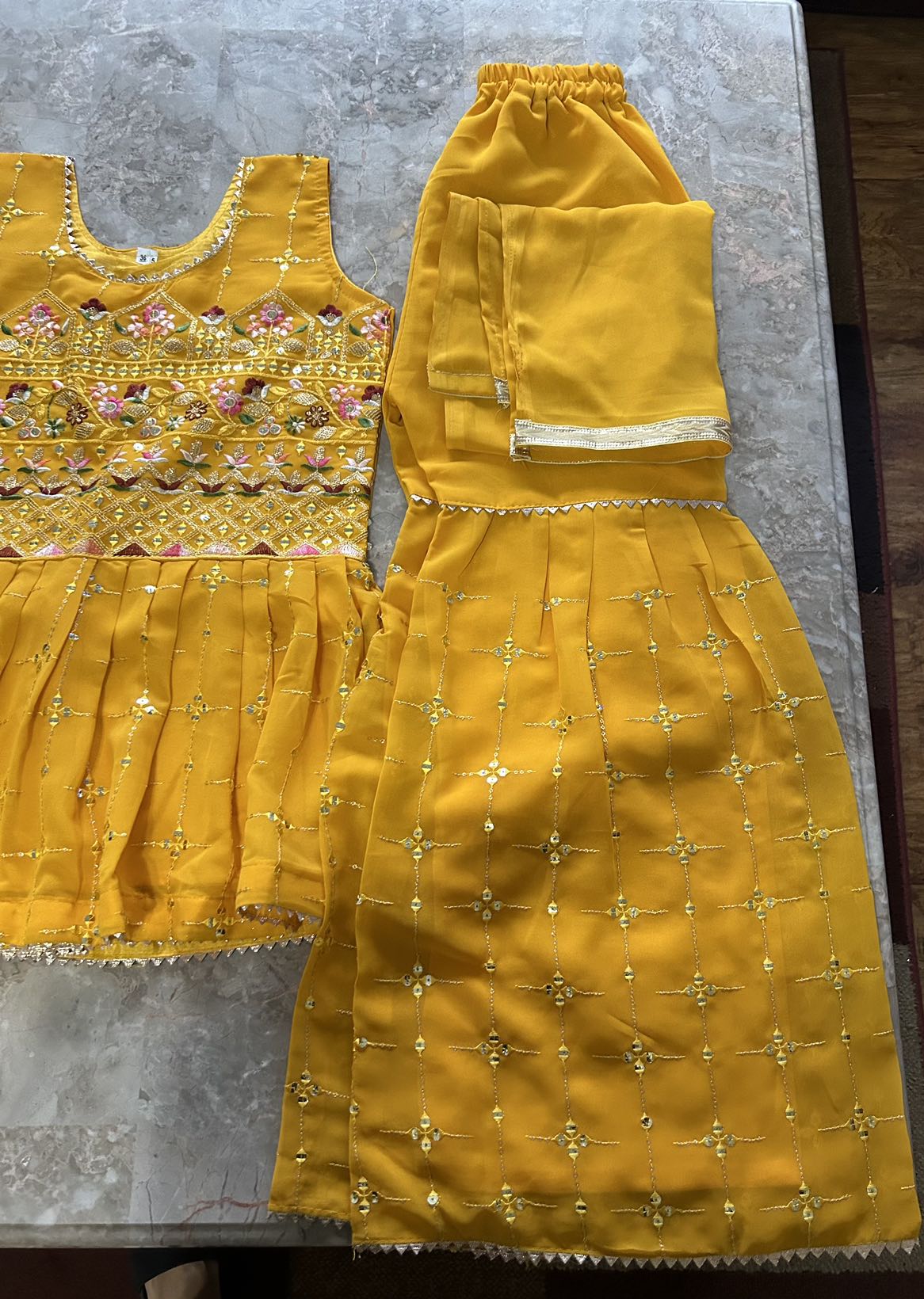Brand new Girl suit size 36 - photo 3