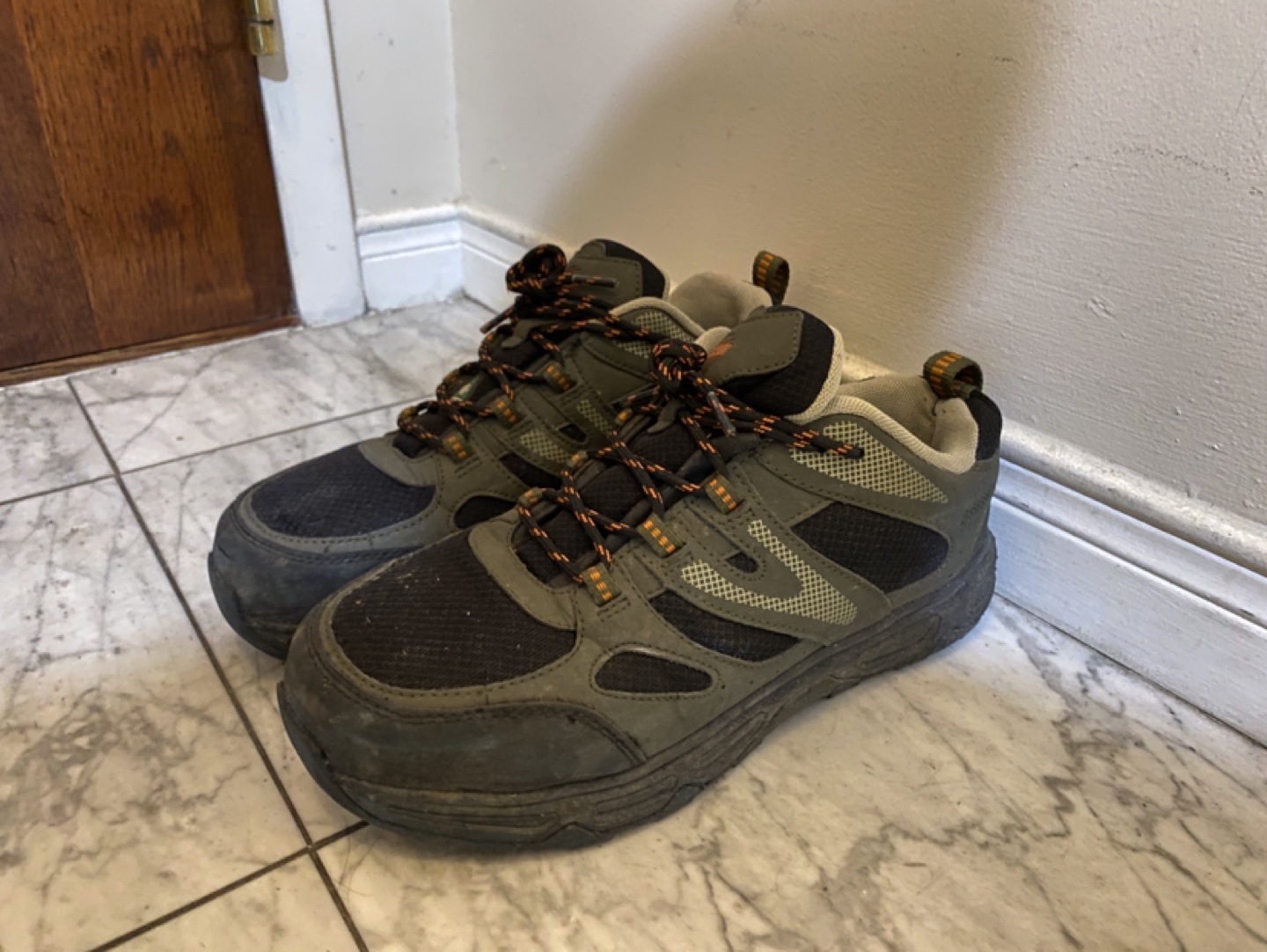 Safety shoes