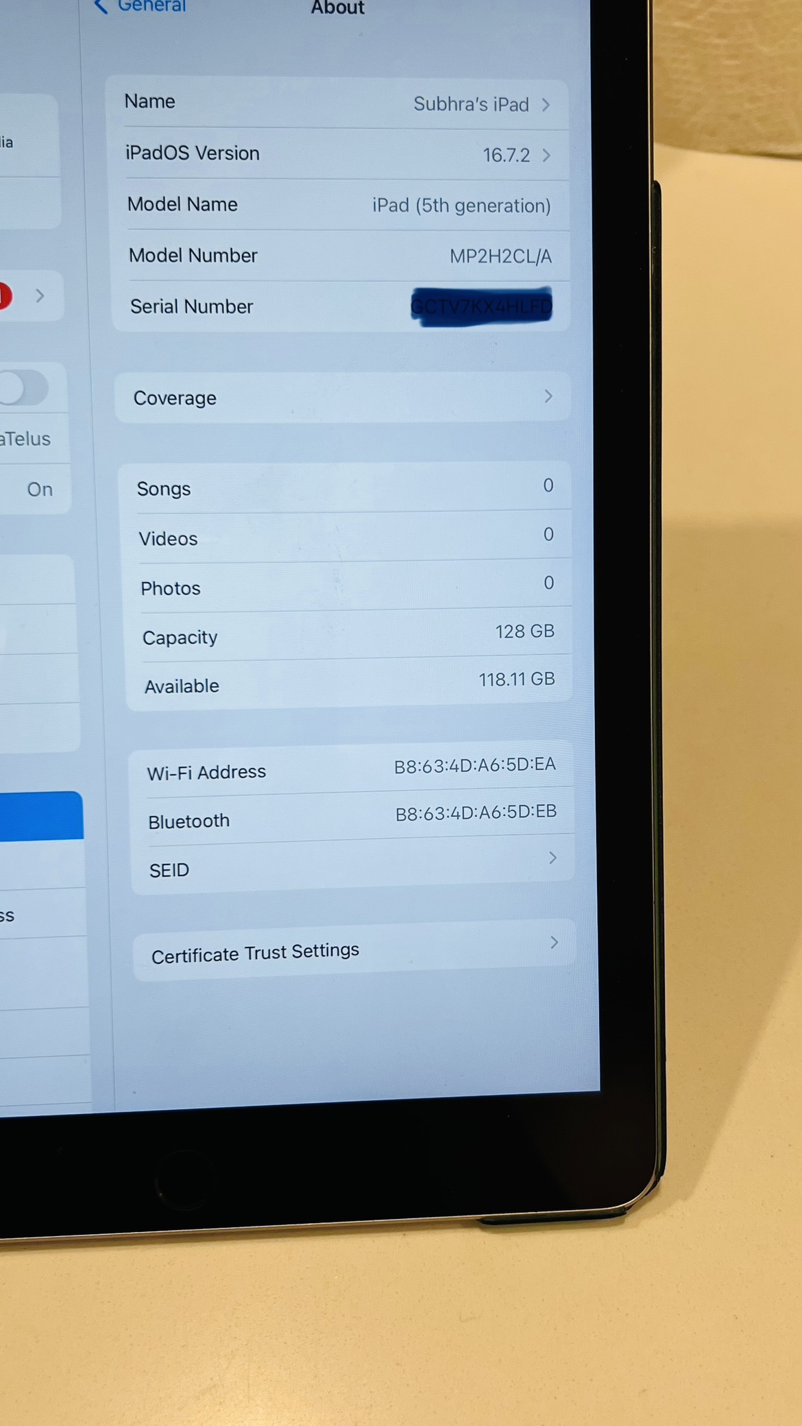 iPad 5th Generation 128GB Space Grey - photo 4