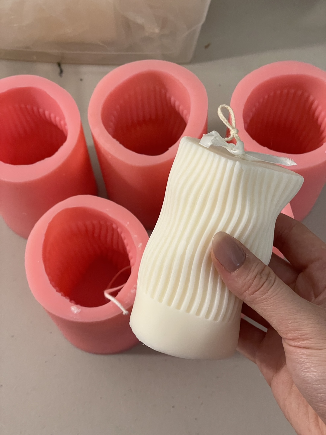 Silicone candle mold, unsymmetrical wavy design pillar - photo 2