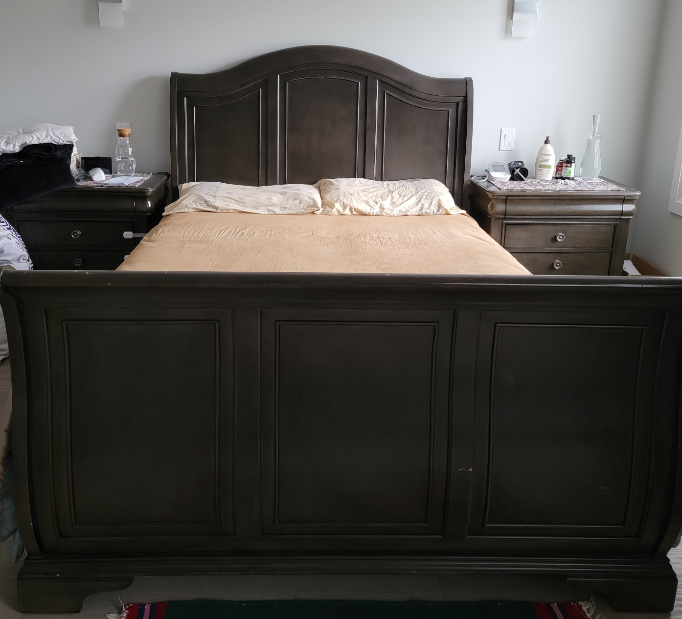 Queen size bed and chest of drawers for sale - photo 3
