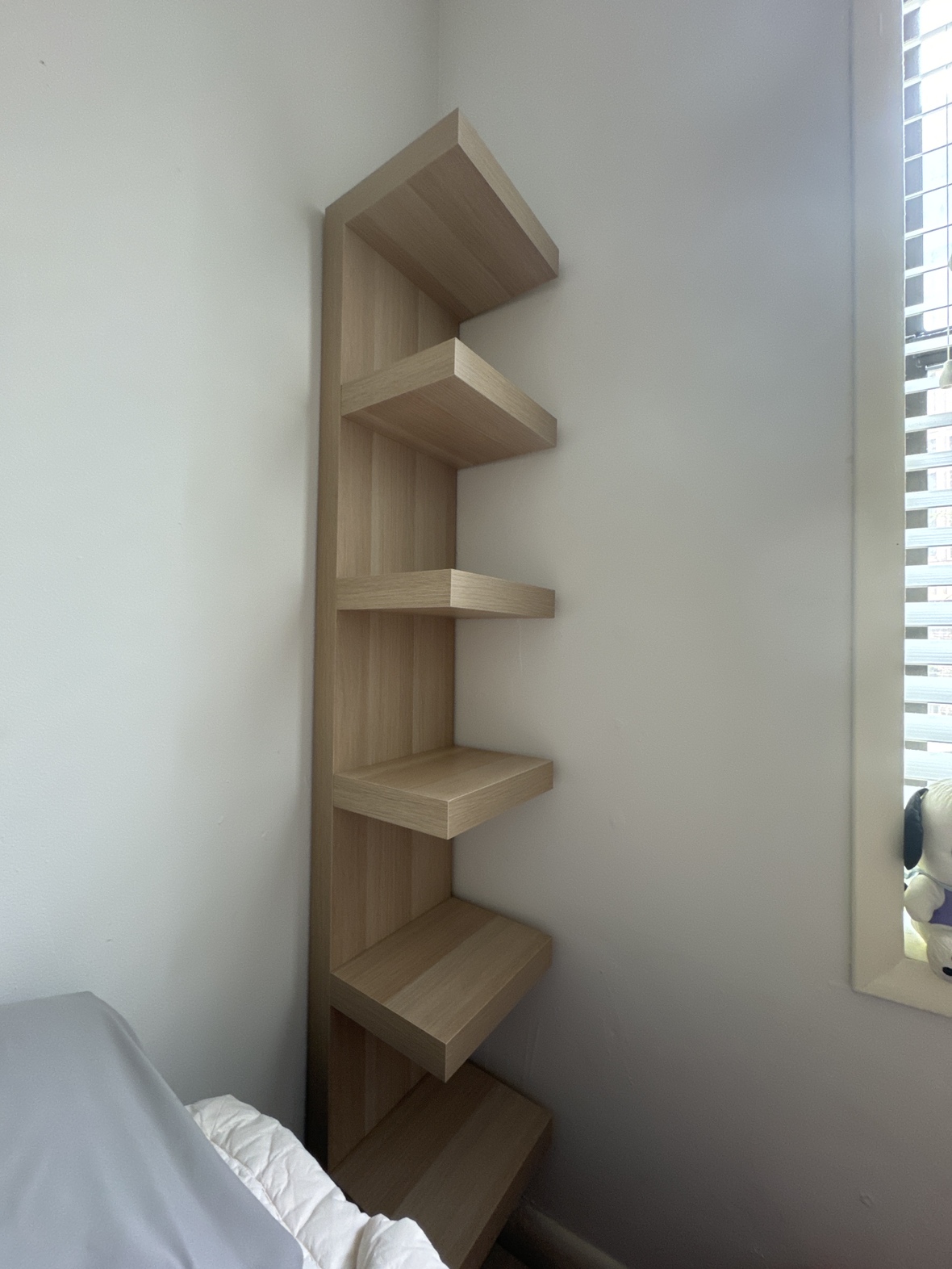 6-tier corner/minimal shelf unit