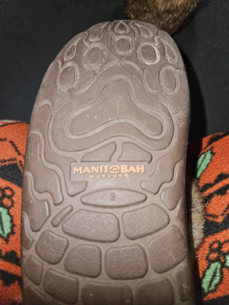Manitobah Mukluks Girls size 3 image indicator(6)