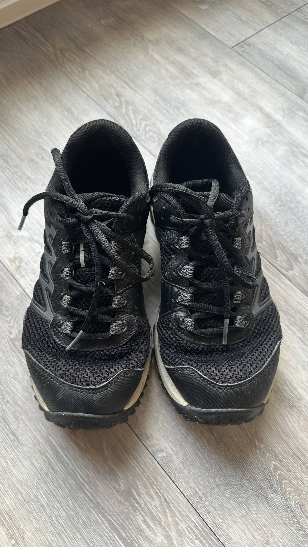 🧿 SPRING CLEANING SALE 🧿 Merrell Black Shoes, Size 5