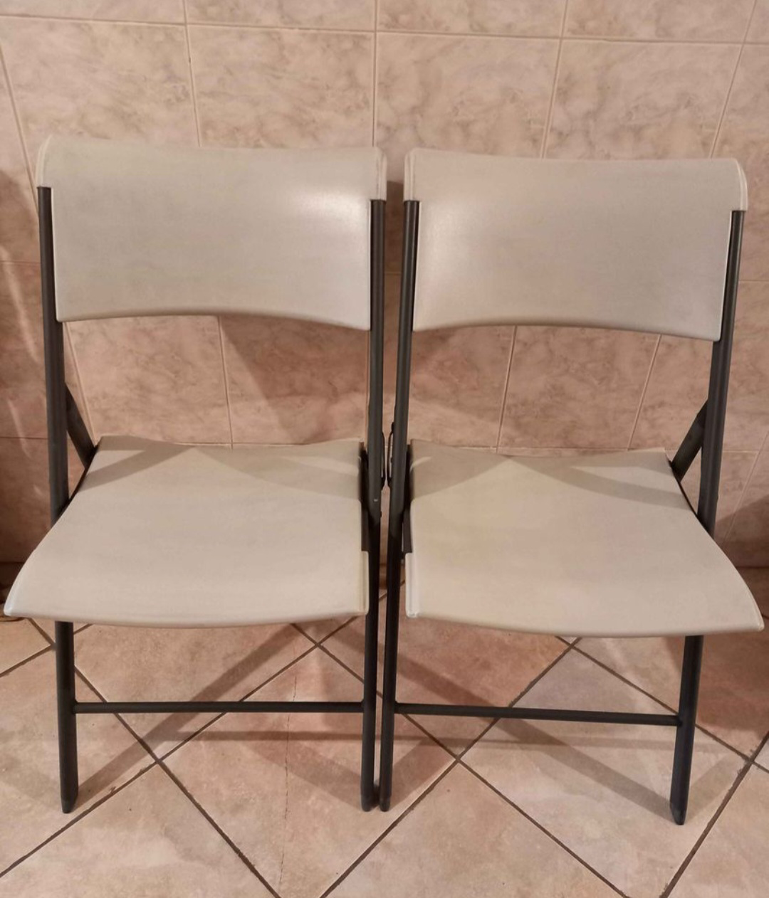 🥕LIFETIME HEAVY DUTY FOLDING CHAIRS  $20 EACH🥕
