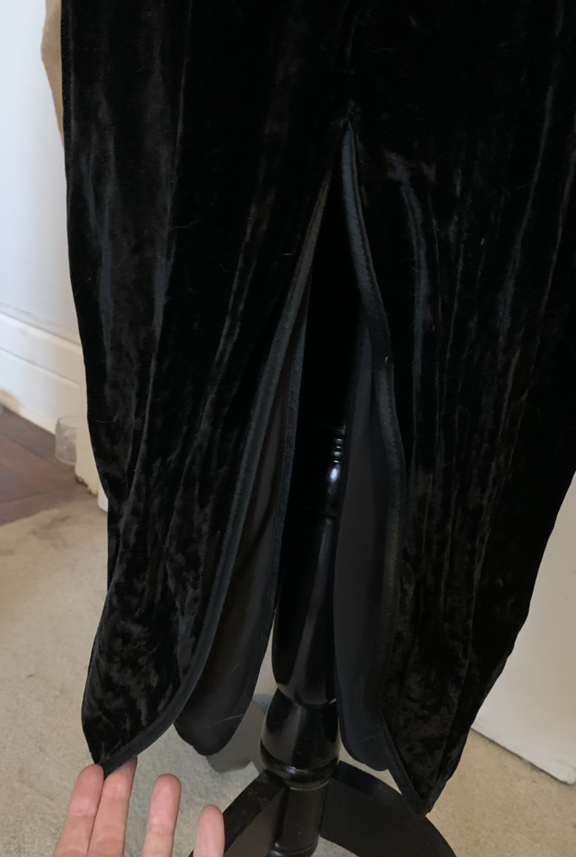 Black velvet 1980s Wayne Clark cocktail dress image indicator(3)