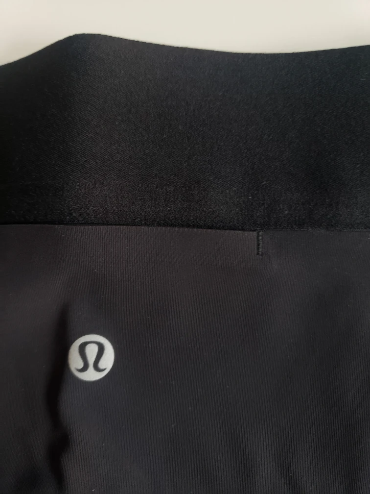 Lululemon shorts size 8 image indicator(4)