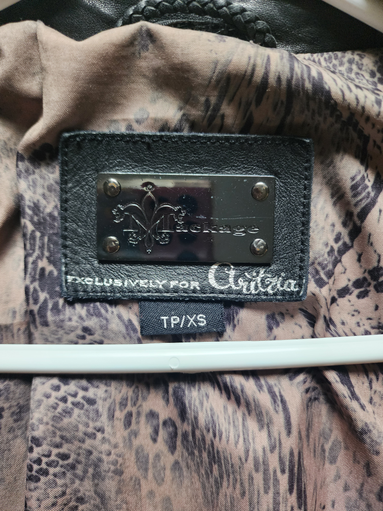 mackage leather jacket image indicator(3)