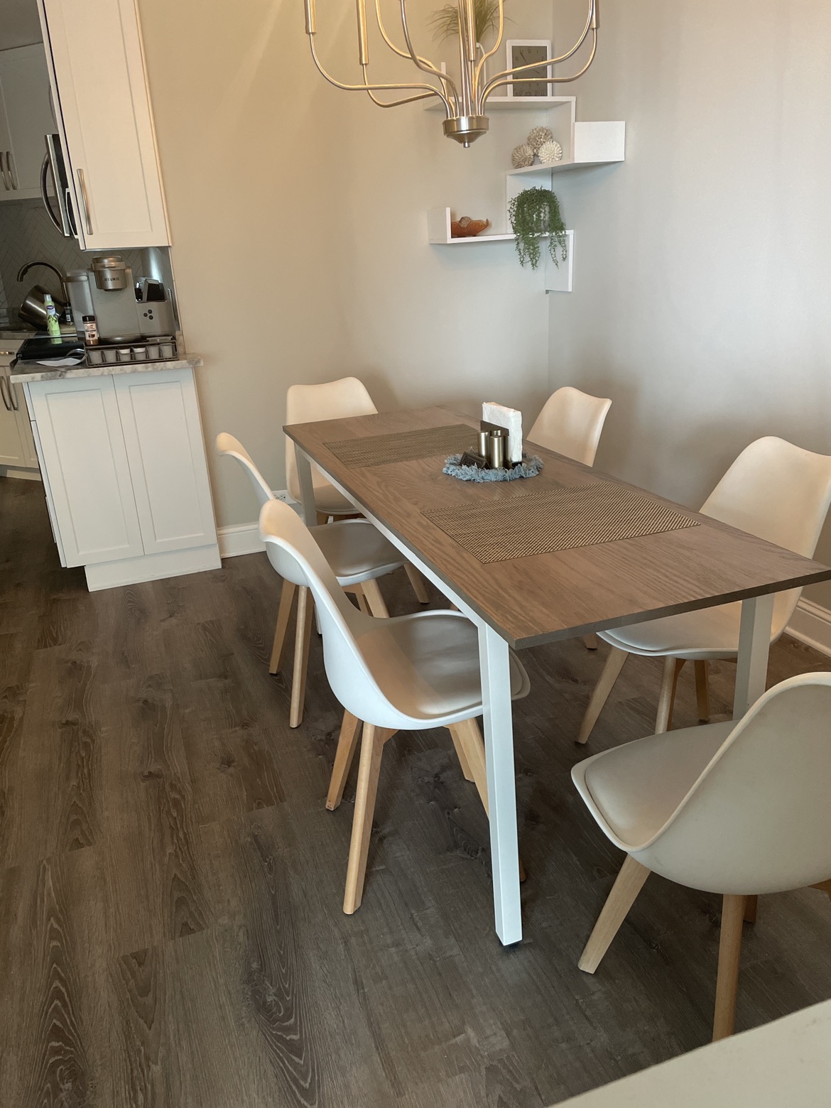 Kitchen table w/ 6 chairs