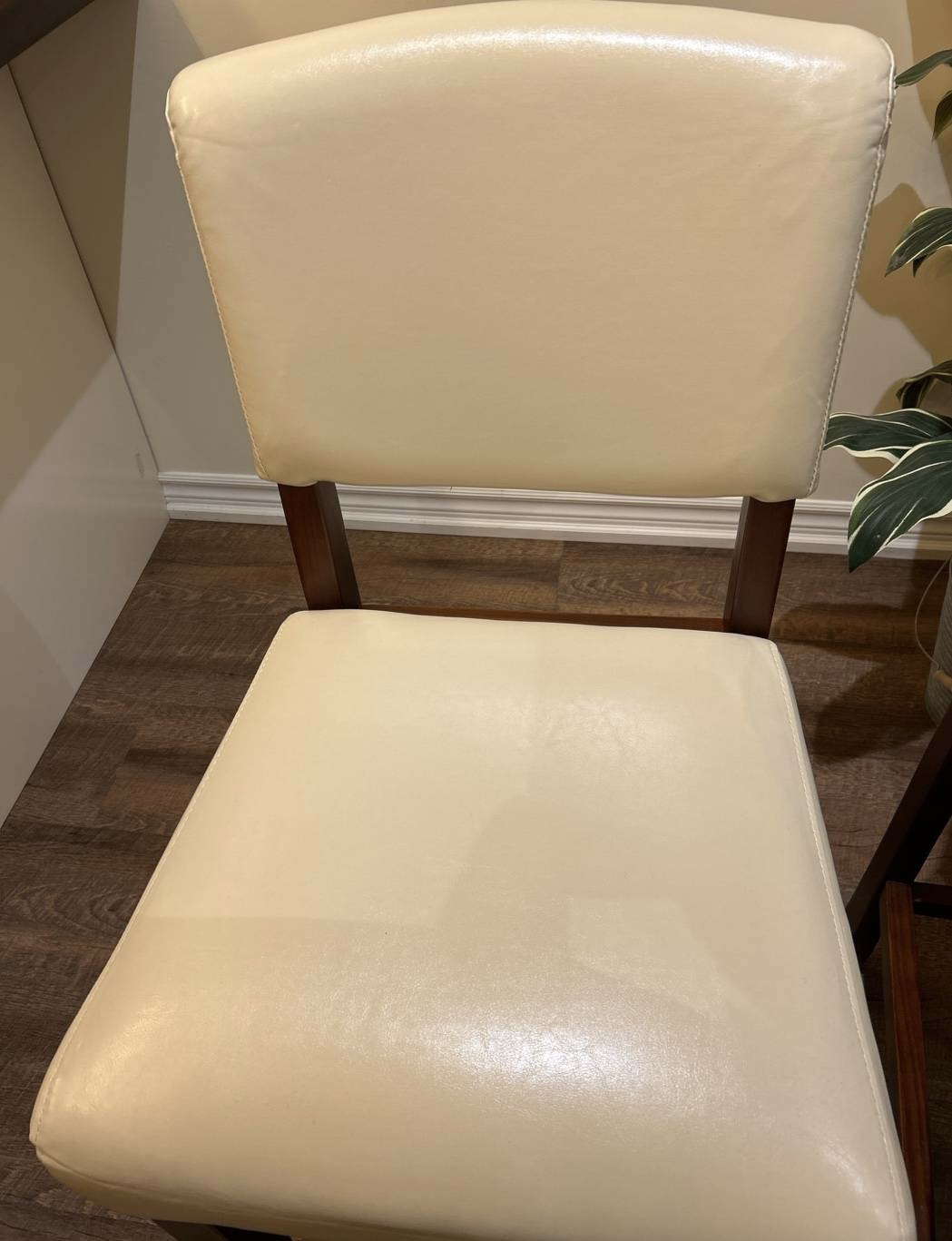 4 Dining Chairs - Good condition - photo 5