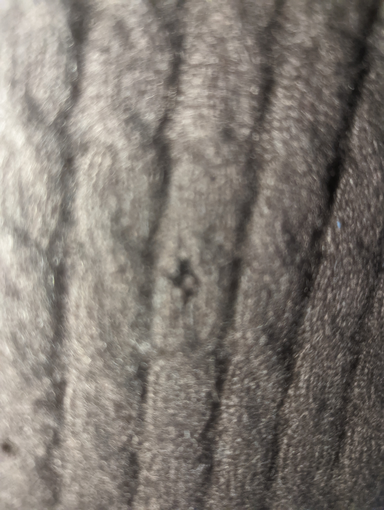 Cashmere sweater image indicator(3)