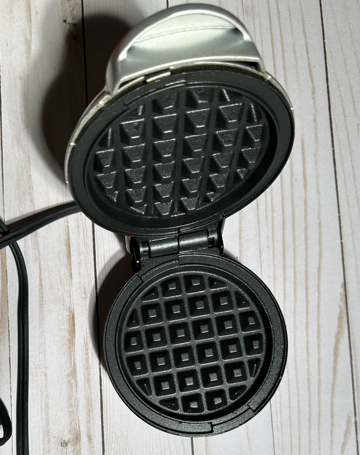 Dash Mini waffle Maker - photo 5