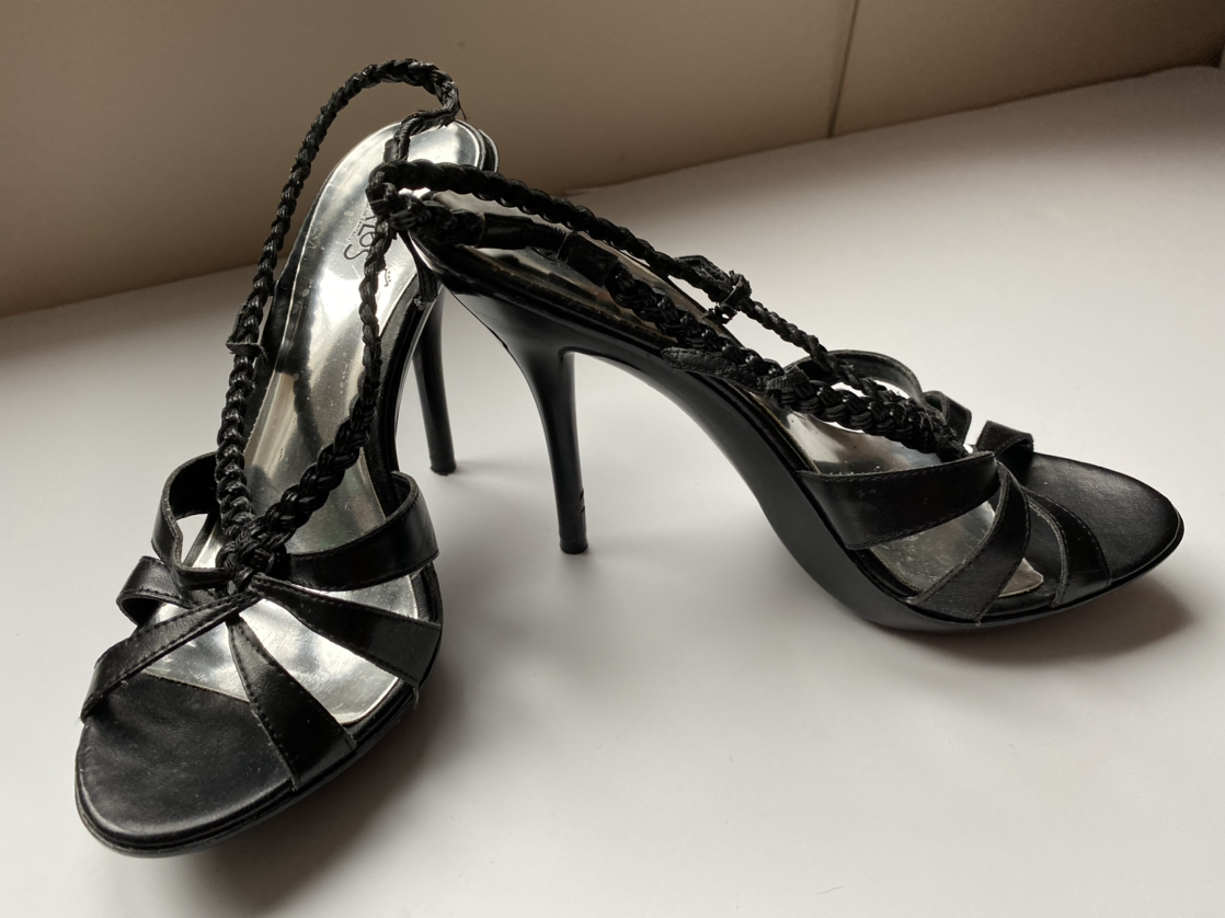 Carlos shoes image indicator(3)