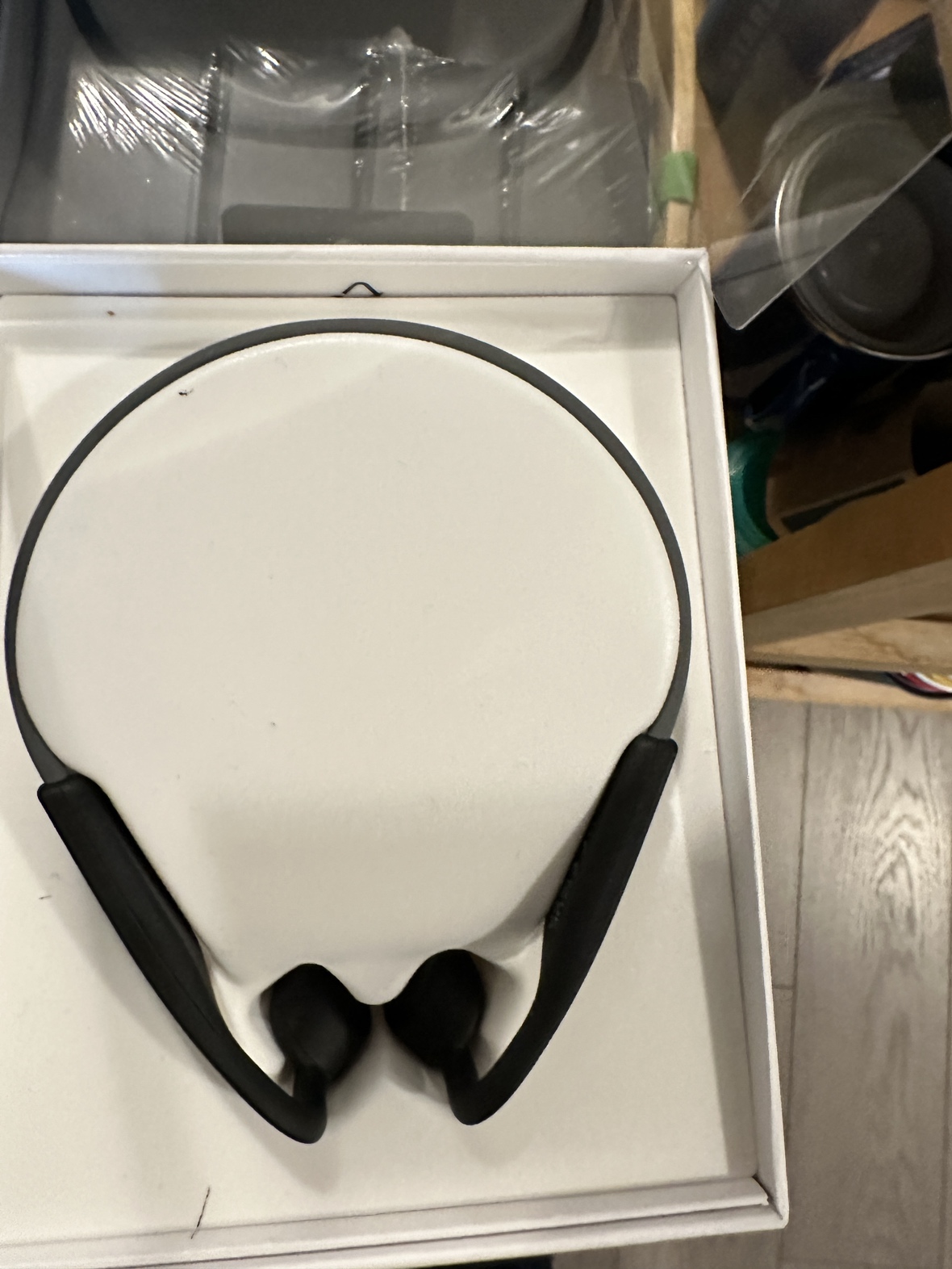 Shokz Bluetooth headphones image indicator(2)