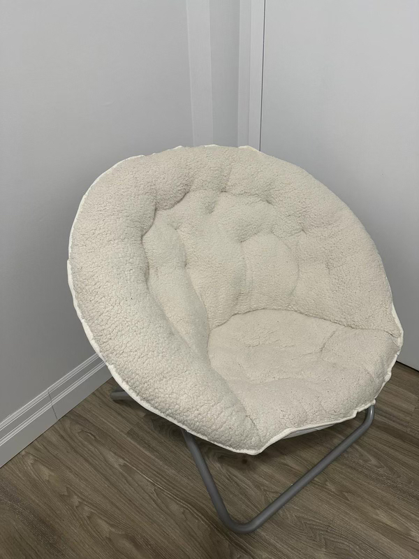 Moon chair thumbnail