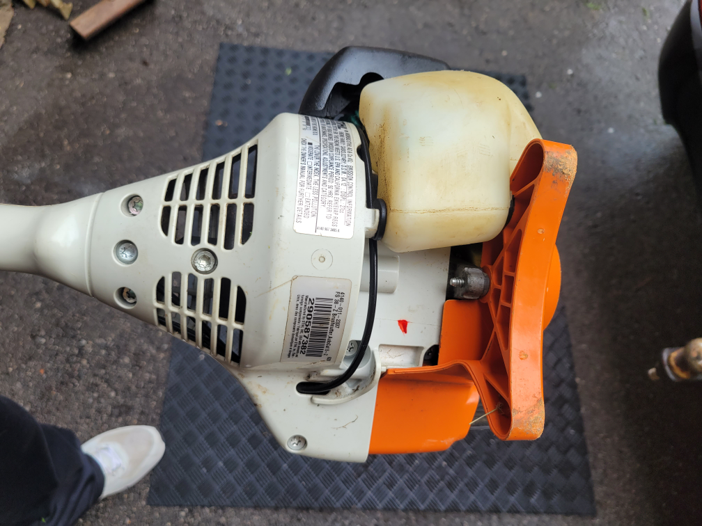Stihl FS38 weed trimmer - photo 2