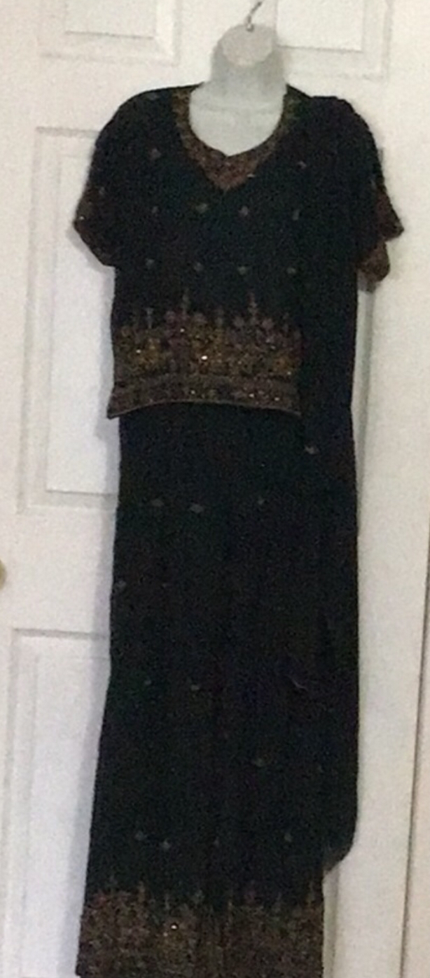 Dark green Indian suit thumbnail
