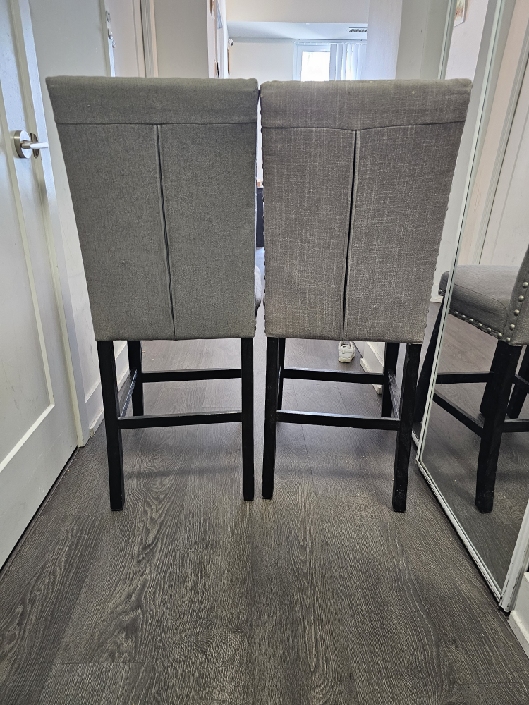 bar Hugh chairs
