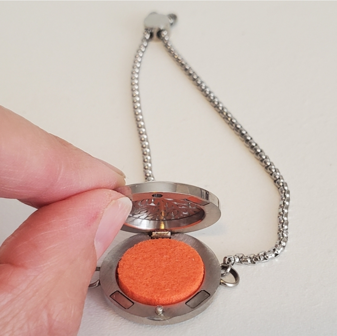 ❗️REDUCED❗️NEW Essential Oils Diffuser Aromatherapy Bracelet image indicator(4)