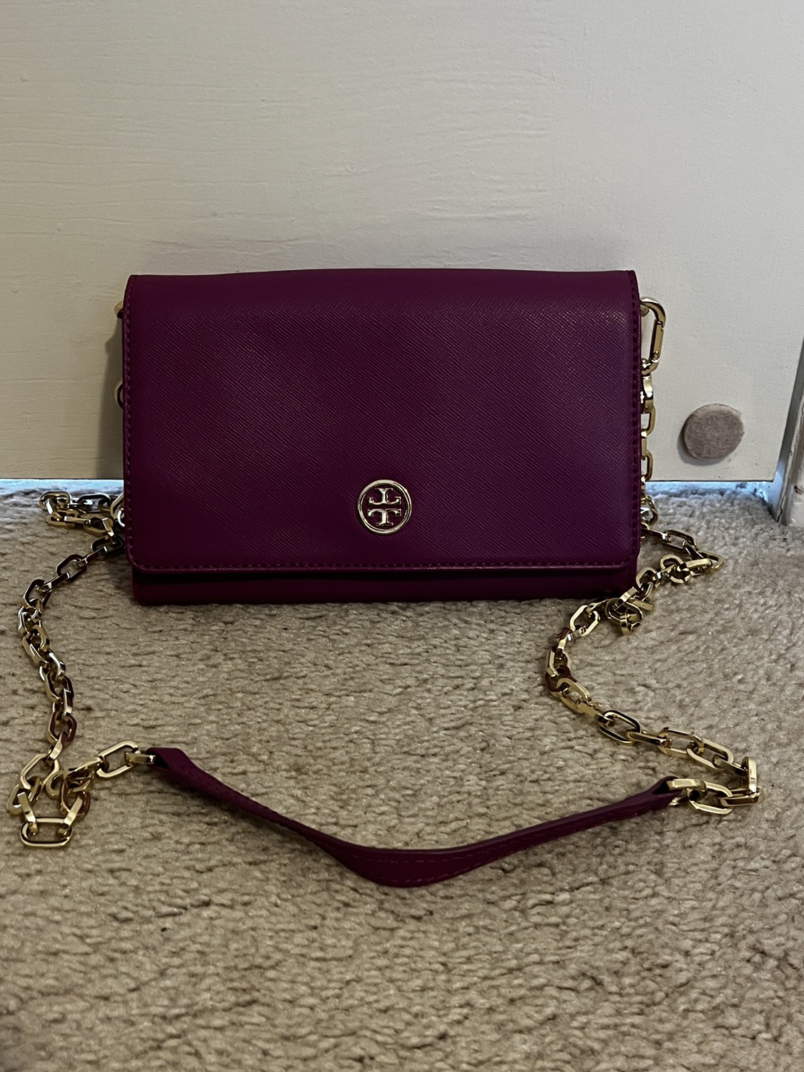 LIKE NEW Tory Burch Saffiano Crossbody Bag (retails $300) thumbnail