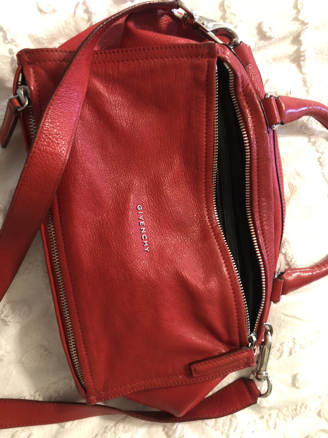 Givenchy -pandora bag -calf Skin leather image indicator(8)