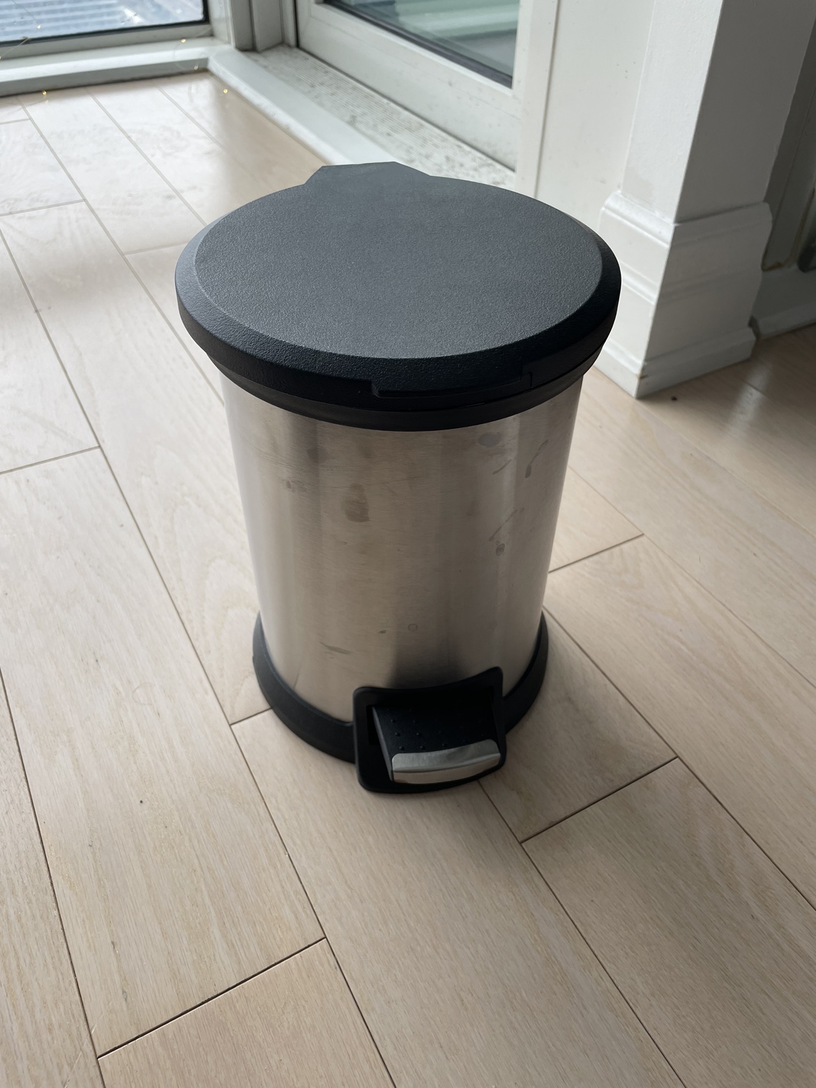 3 Garbage cans image indicator(4)