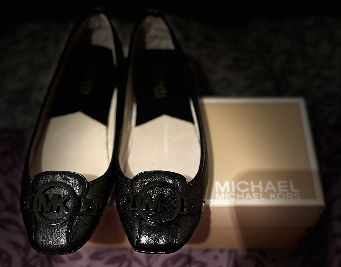 Micheal Kors women’s Fulton shoes thumbnail