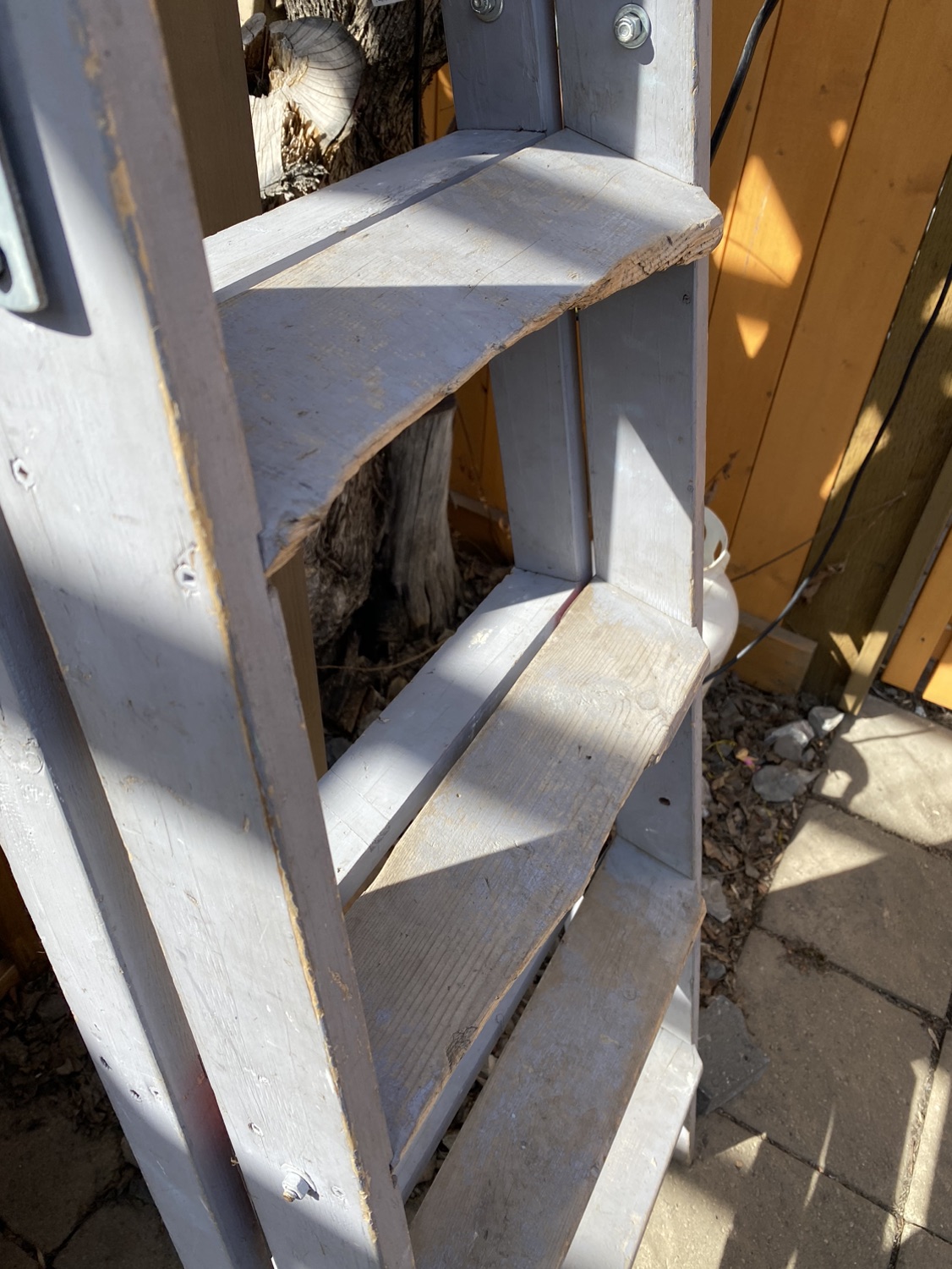 6’ wooden ladder - photo 2