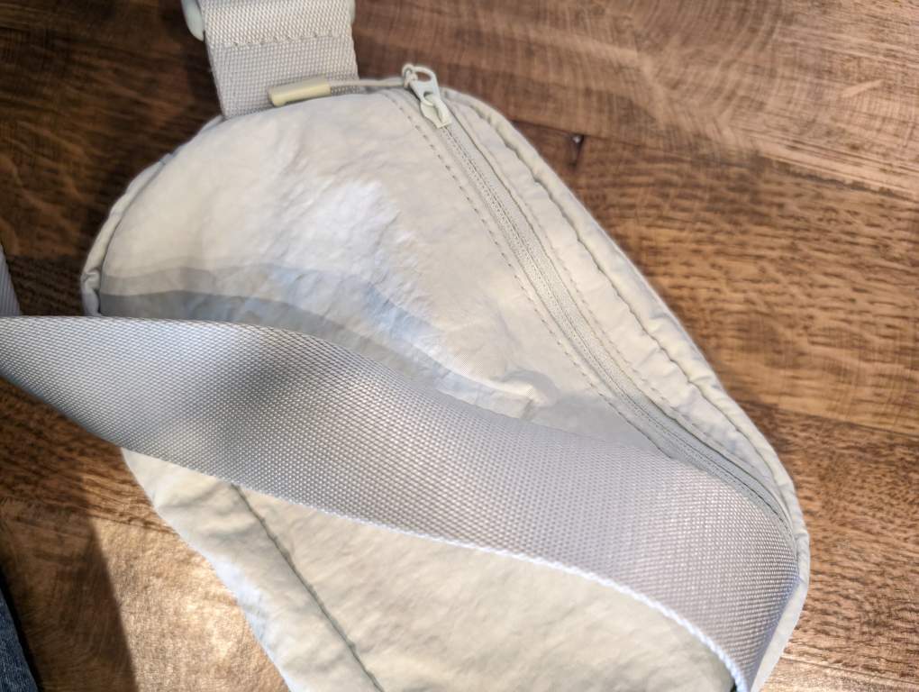 Lululemon Belt Bag Fanny Pack + ✨freebie✨ image indicator(2)