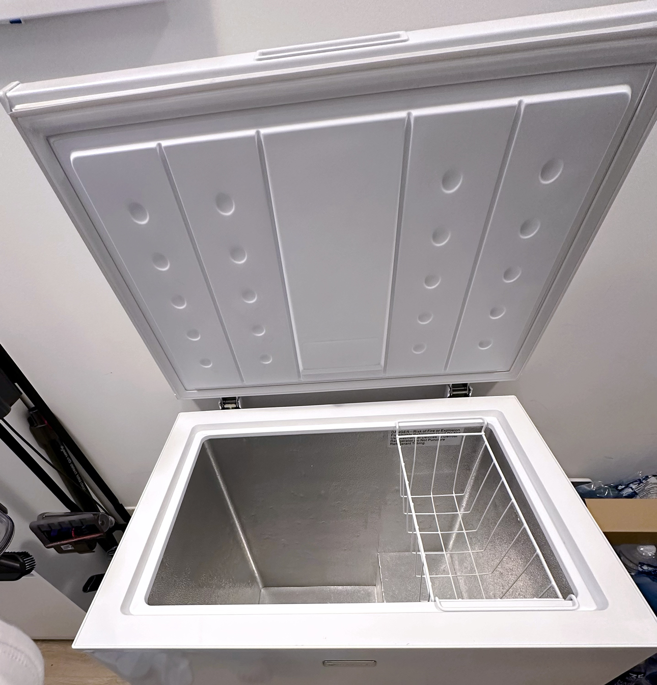Emerson chest freezer, 5cu. (Delivery within 3km)