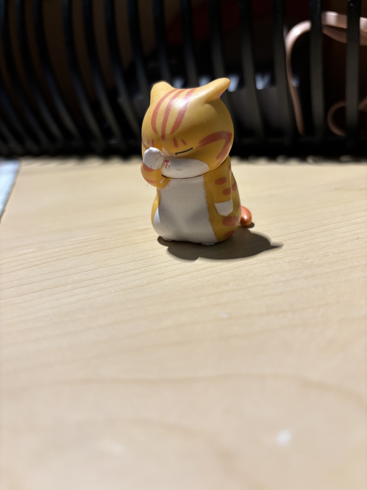 Cute cat (figurine)