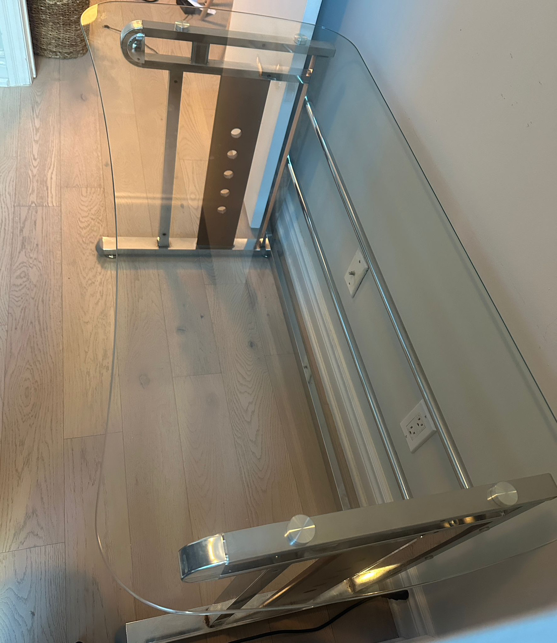 Glass desk in excellent condition - photo 4