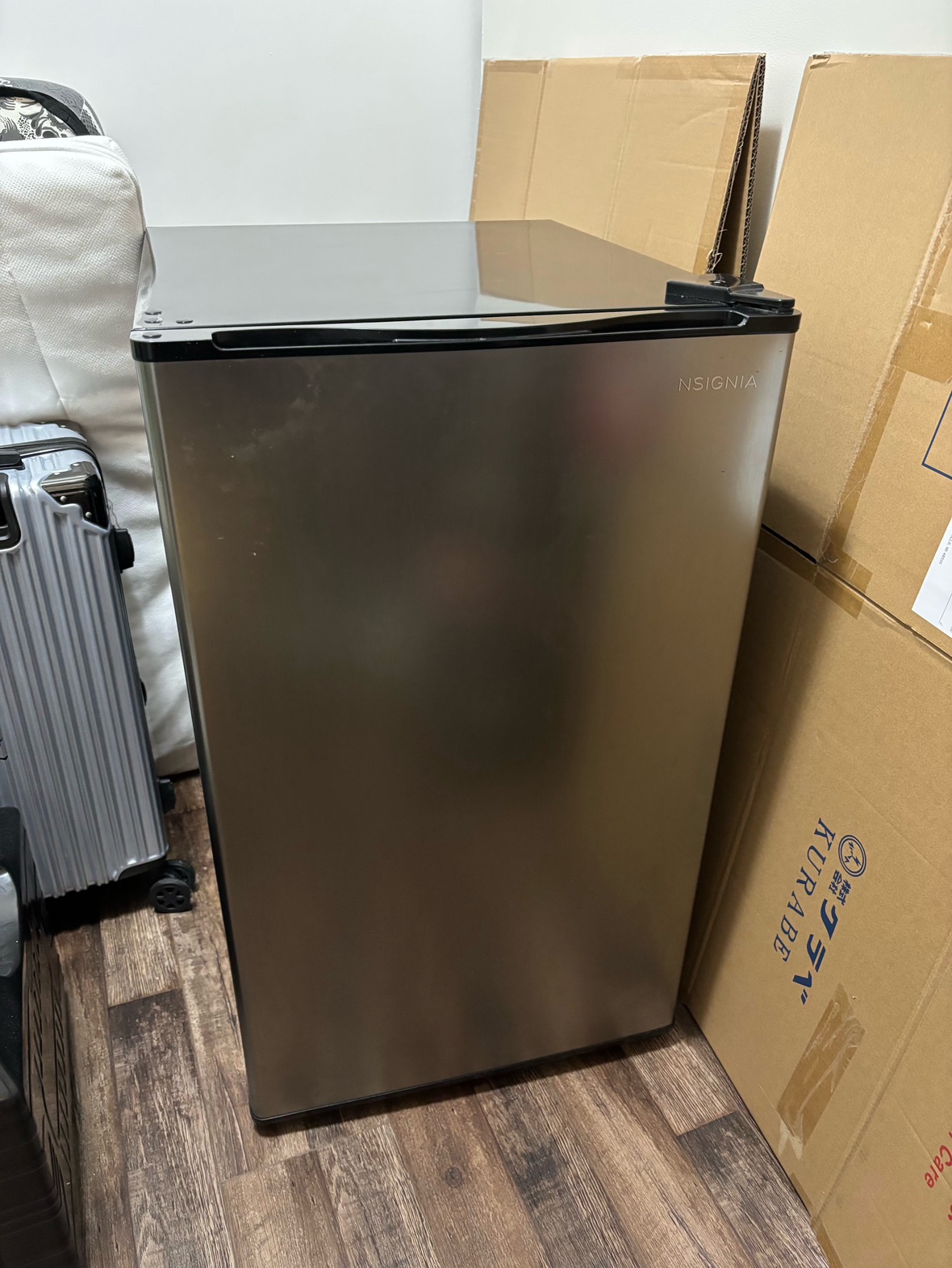 Mini Fridge Insignia 3.3 | Moving Sale