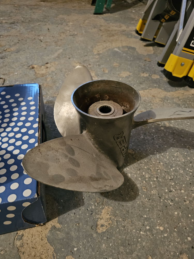 boat propeller - photo 5