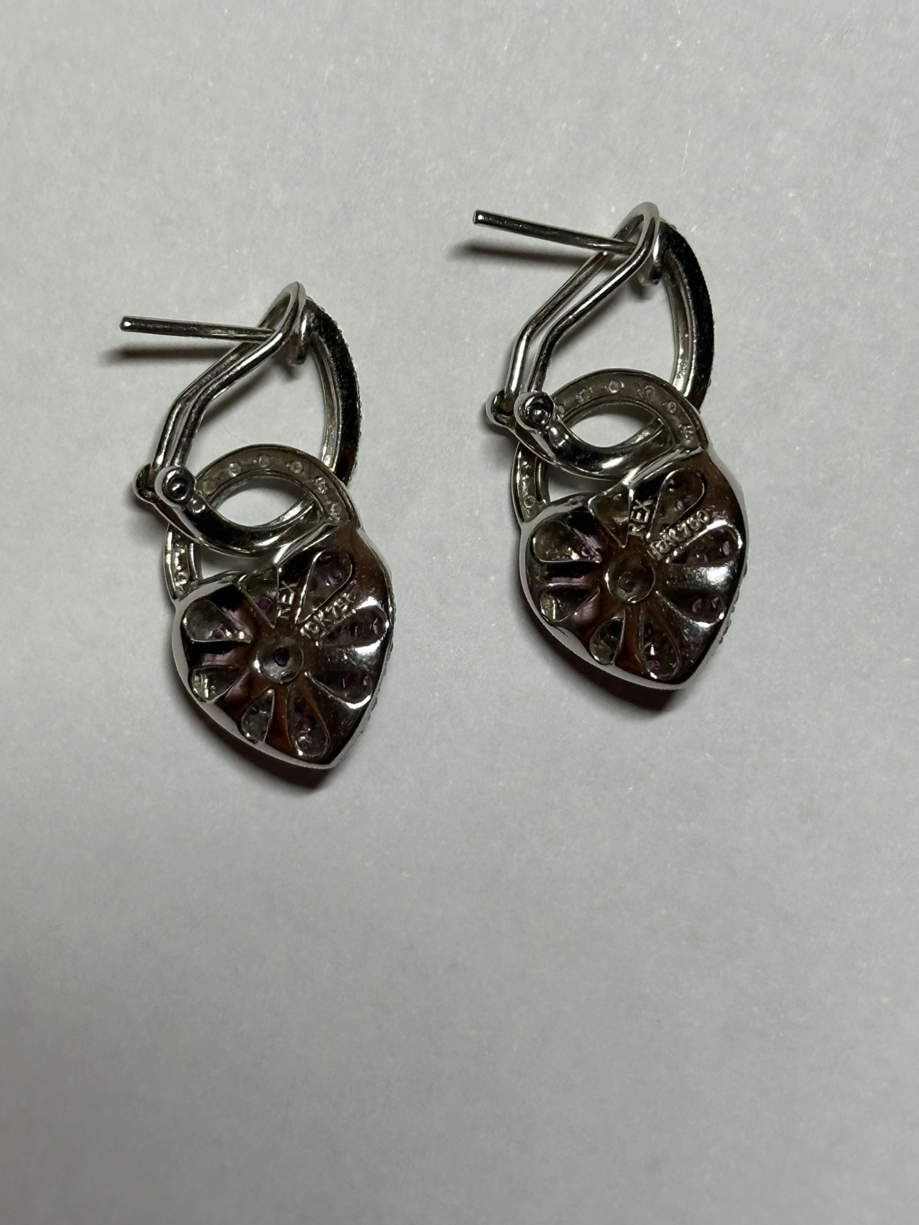 Heart Drop Earrings in Gold image indicator(3)