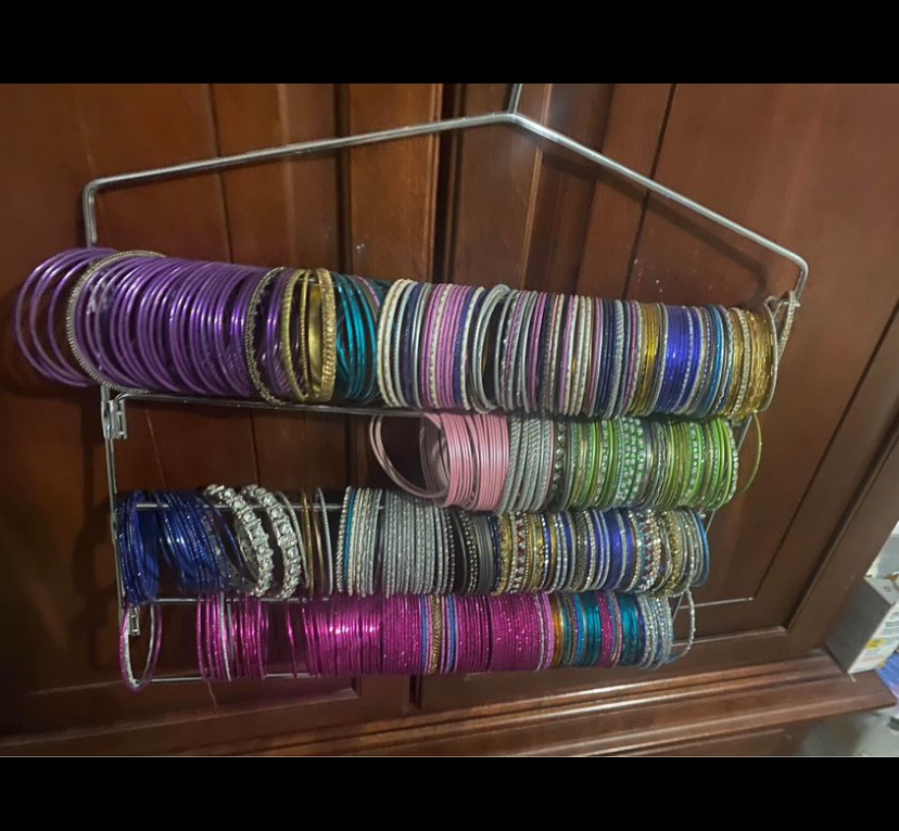 Ladies assorted bangles thumbnail