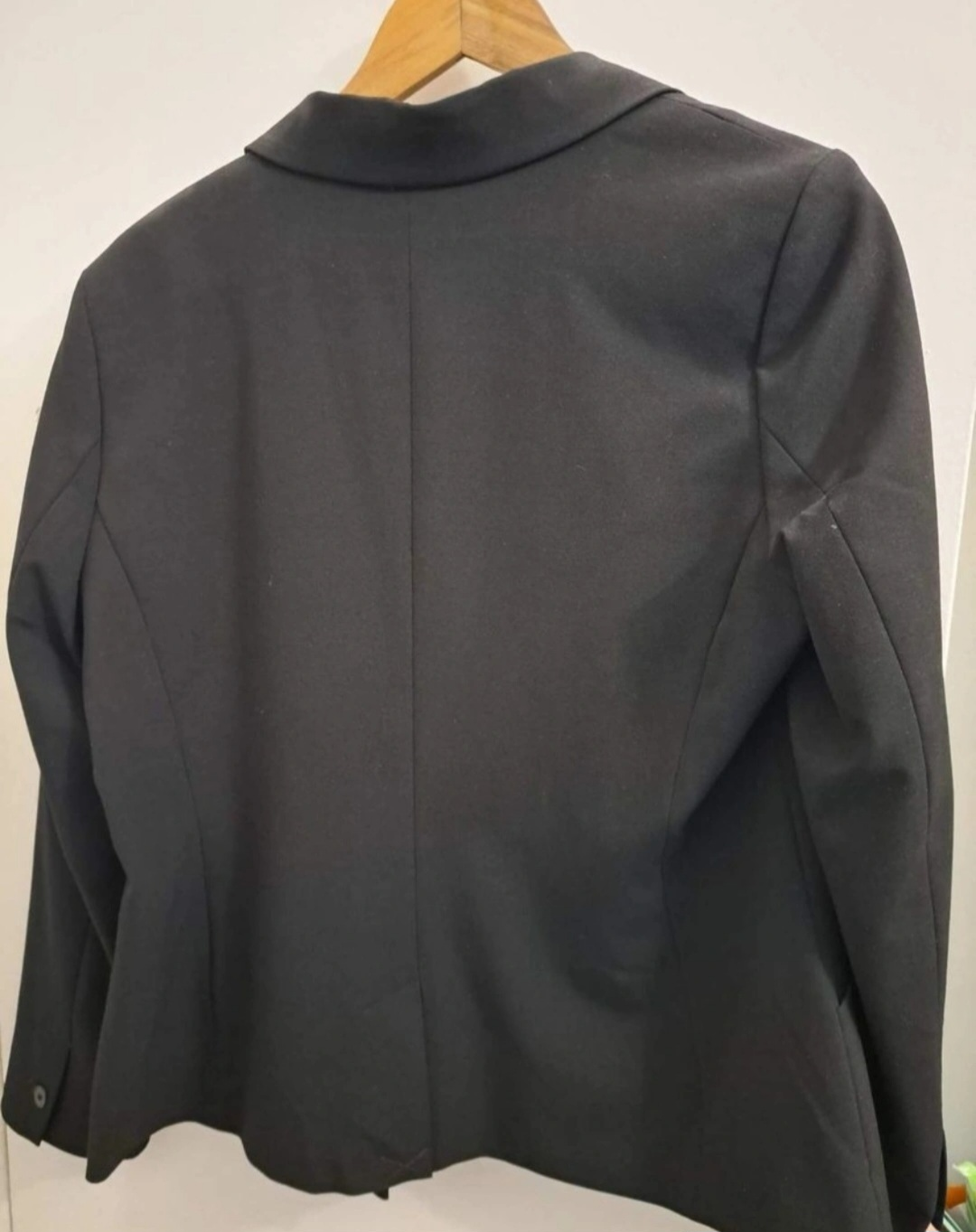 Reitmans black one button blazer image indicator(3)