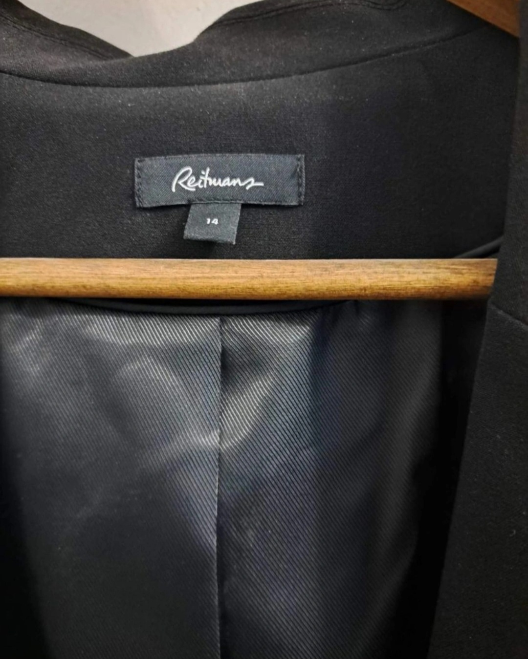 Reitmans black one button blazer image indicator(4)