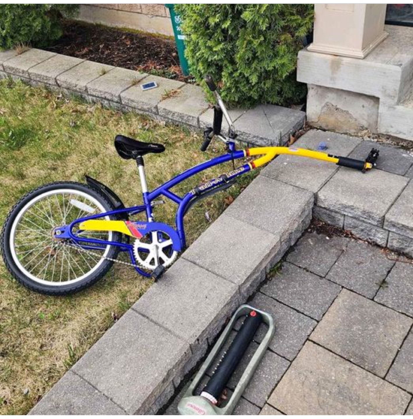 Kids bike trailer