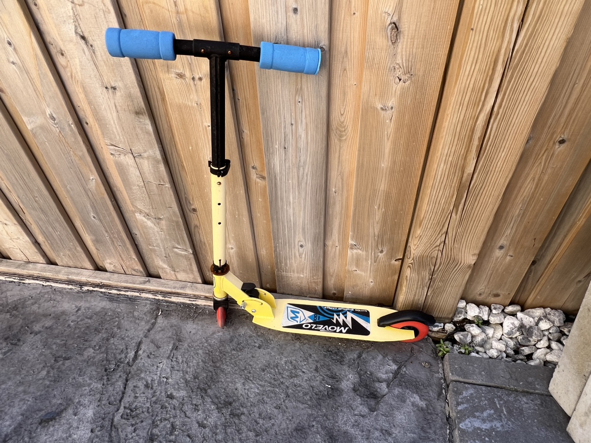 Kids scooter