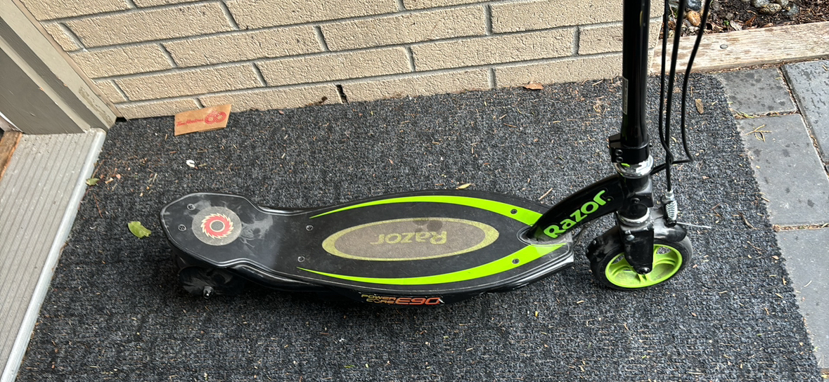 Kids electric scooter - photo 2