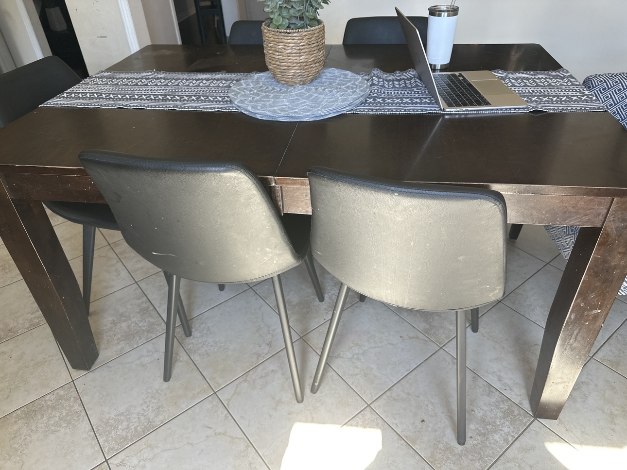 Dining table - photo 3