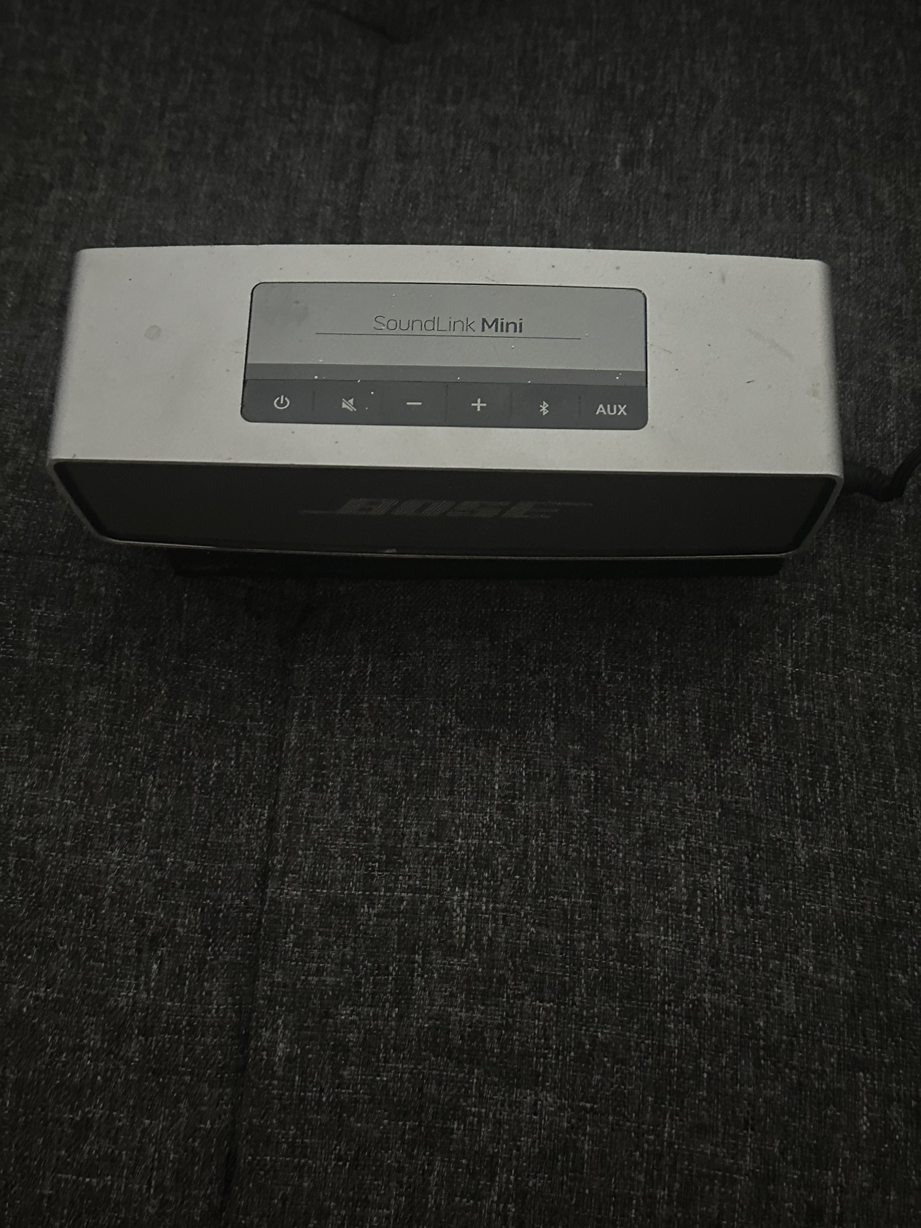 7” mini BOSE speaker with charging dock image indicator(5)