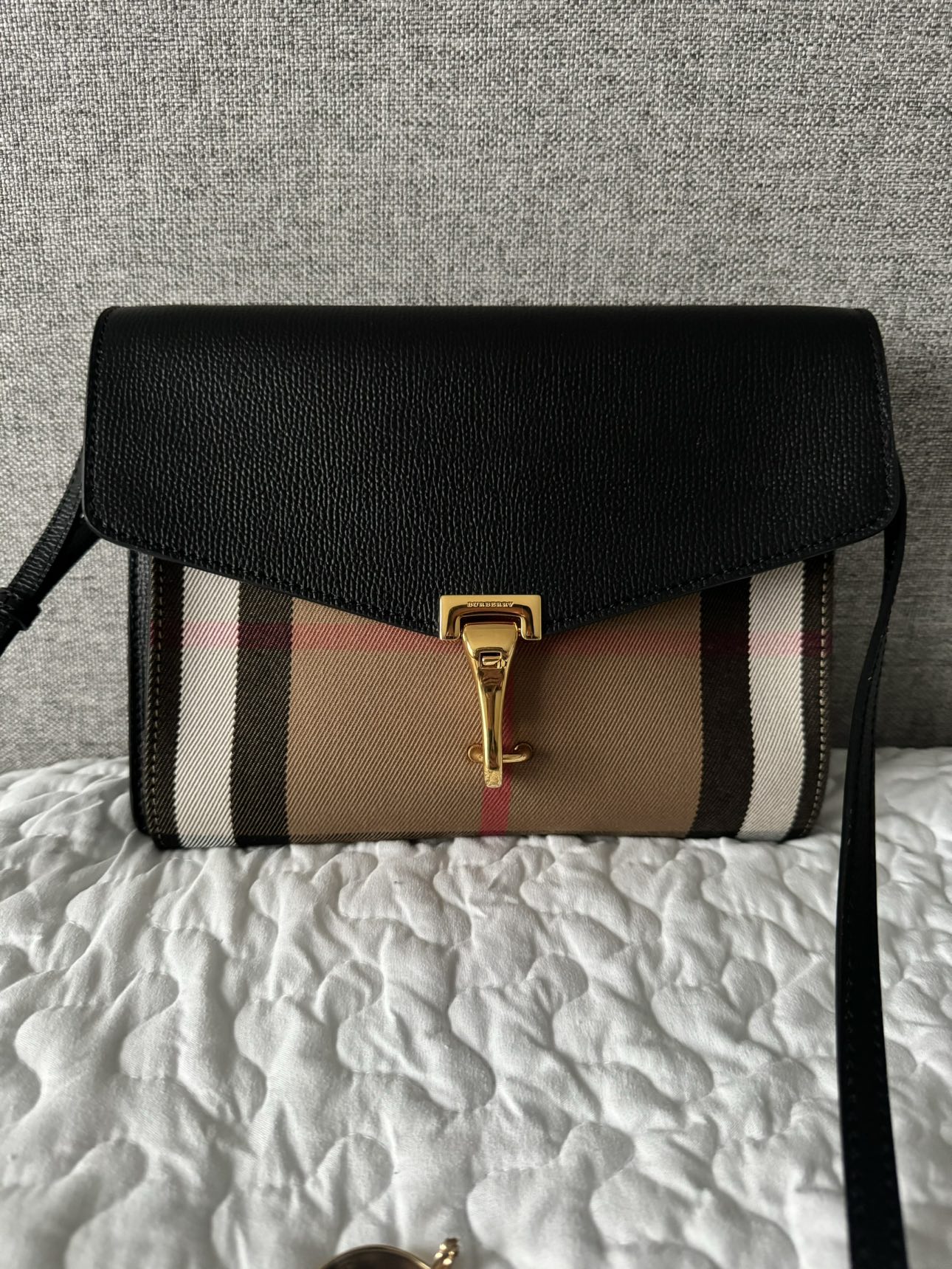 Authentic Burberry Bag - photo 2
