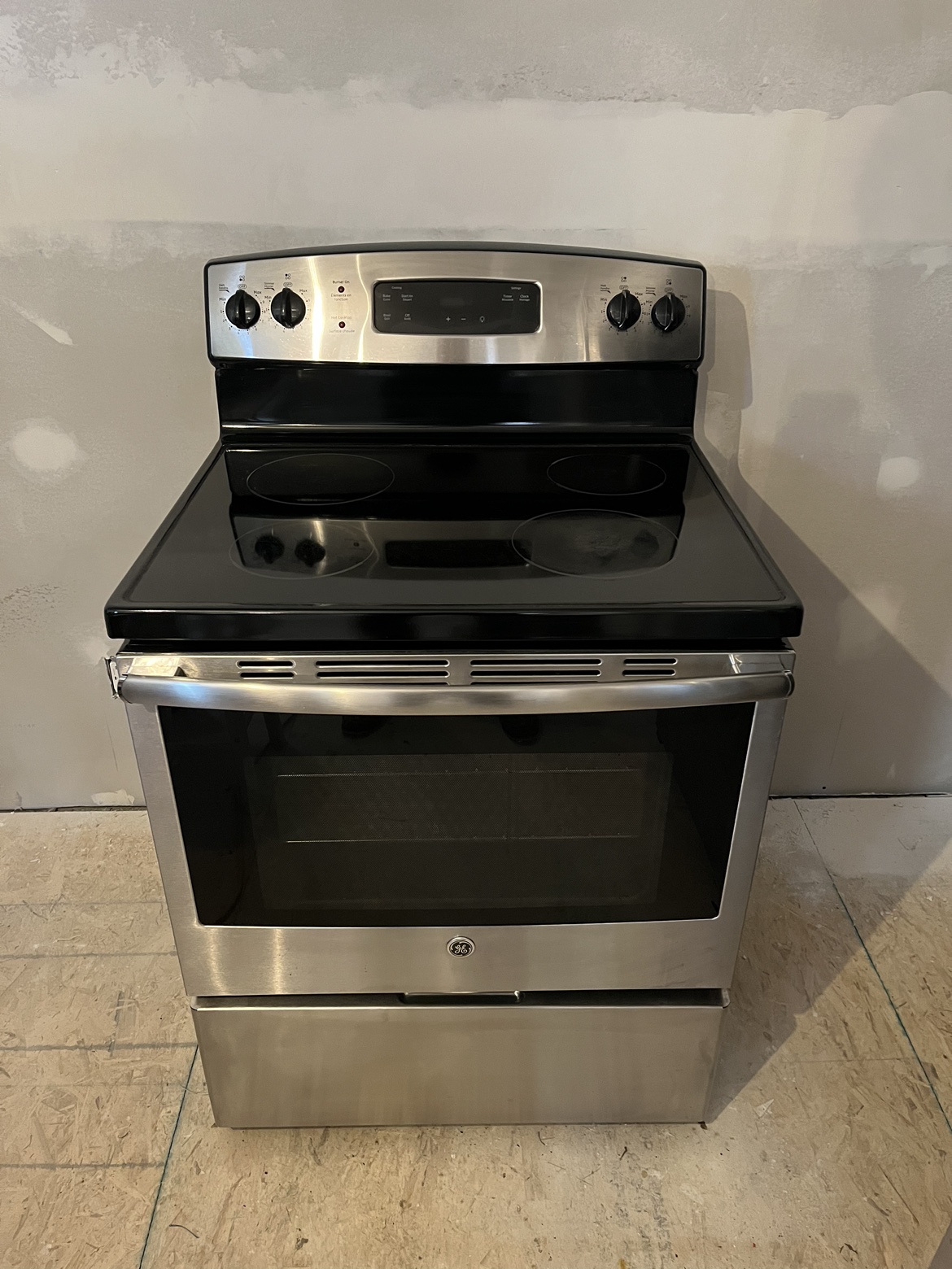 Electric Range (Stove top & Oven) 30"" wide thumbnail