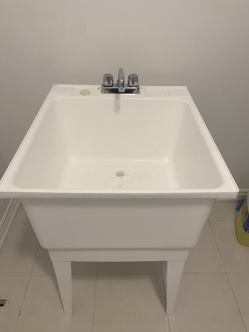 Laundry sink